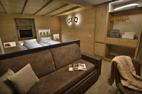 Living room, Bedroom