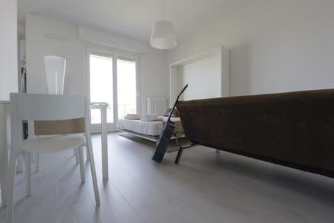 Little House With Lake View Apartment in Arona