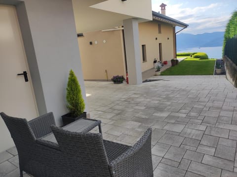 Luminoso appartamento vista lago House in Province of Brescia