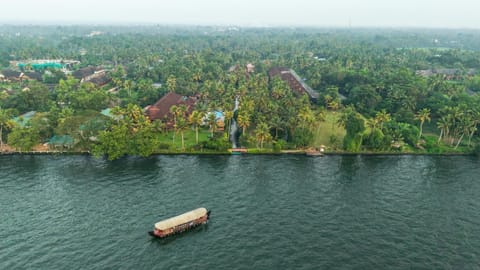 Property building, Day, Natural landscape, Bird's eye view, Lake view, River view