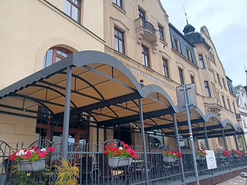 Property building, Balcony/Terrace