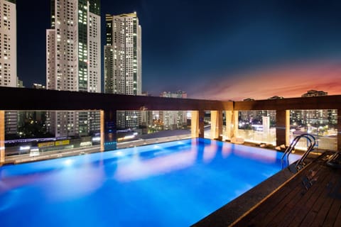 Swimming pool
