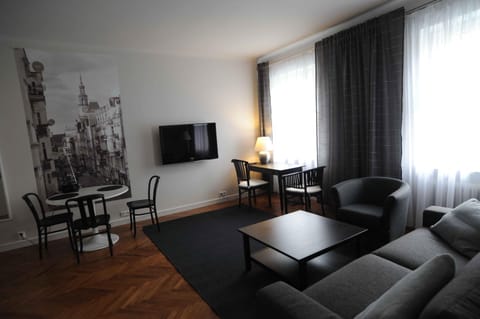 Living room, Dining area