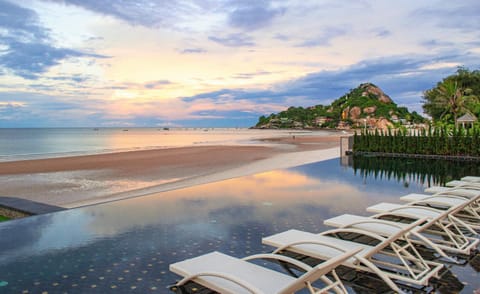 Beach, Swimming pool, Swimming pool