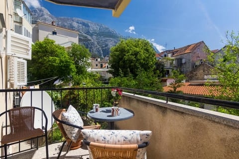 Balcony/Terrace, Mountain view