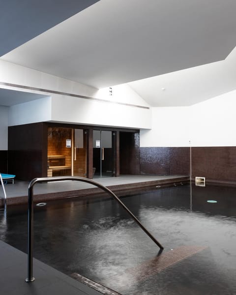 Sauna, Swimming pool