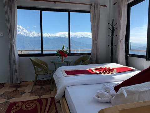 Bedroom, Mountain view