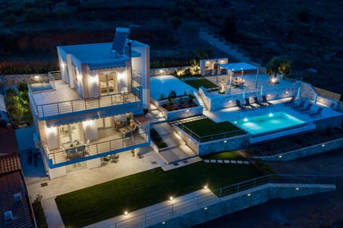 Patio, BBQ facilities, Garden view, Mountain view, Mountain view, Quiet street view