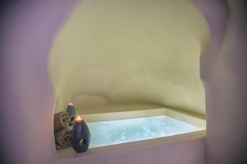 Morfi Cave House Apartment in Oia