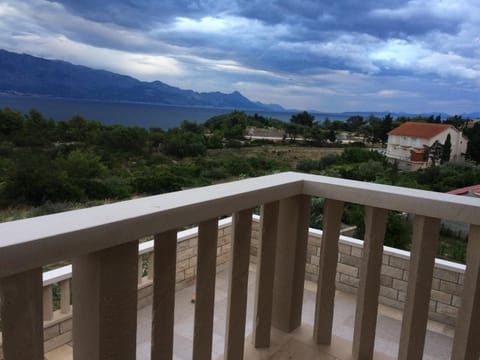 Mountain view, Sea view