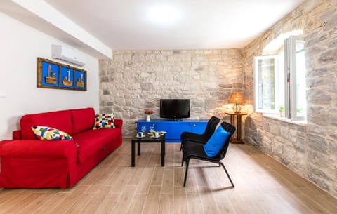 Rustical 2 Apartment in Baška Voda