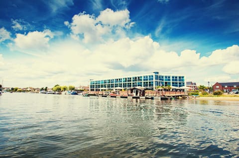 Captain's Club Hotel & Spa Hotel in Christchurch