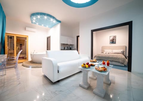 Hot Tub, Sauna, Living room