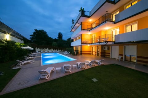 Ferretti Residence Garda Palace Apartment hotel in Peschiera del Garda