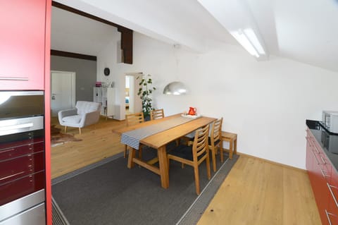 Restaurant/places to eat, Kitchen or kitchenette, Living room, Seating area, Dining area, Breakfast, pet friendly
