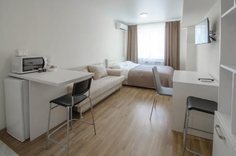 Bed, Photo of the whole room, Seating area, Bedroom, hair dresser