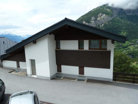 Property building, Facade/entrance, On site