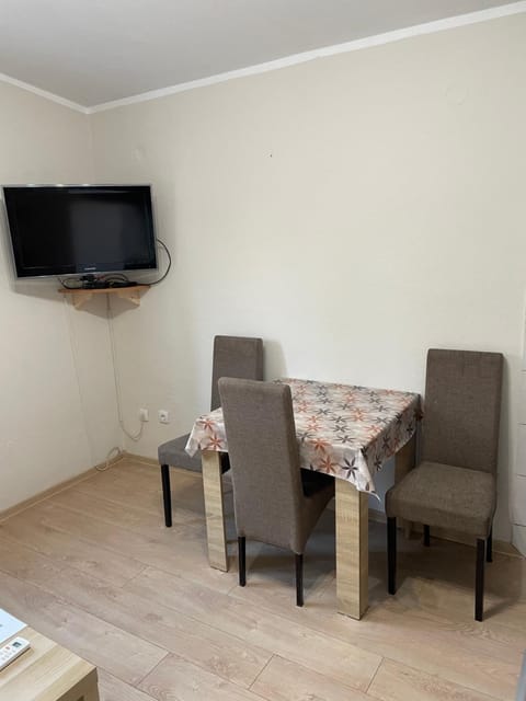 TV and multimedia, Dining area