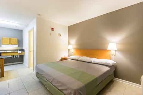 Kitchen or kitchenette, Photo of the whole room, On site