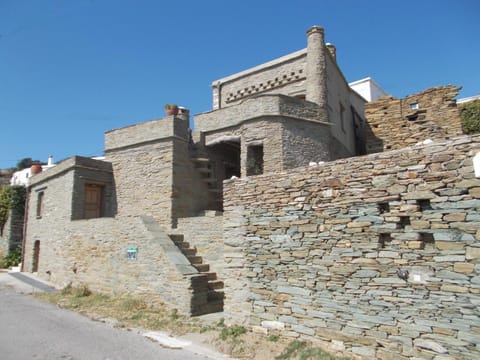 Facade/entrance, Activities