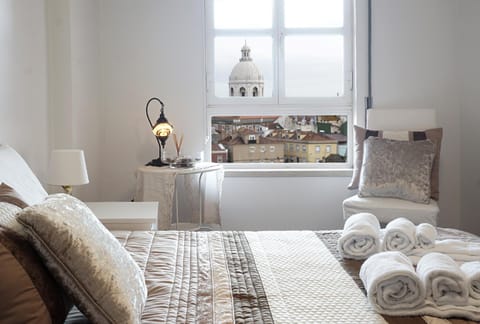 Bed, Living room, Photo of the whole room