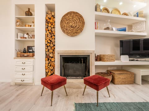 TV and multimedia, Living room, flat iron