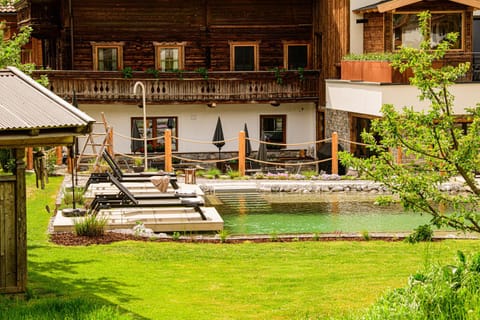 Property building, Garden, Swimming pool