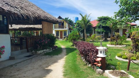 Facade/entrance, Garden, View (from property/room)