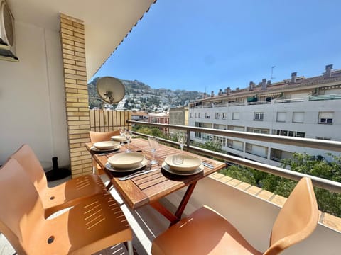View (from property/room), Balcony/Terrace, City view, Street view