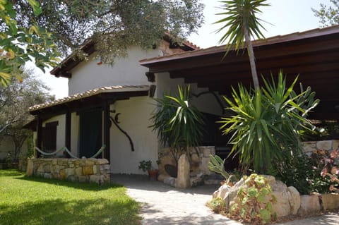 Giardino degli Ulivi House in Sardinia