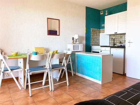 Studio au Lavandou, Proche Plage, Terrasse, Parking Privatif, 4 Couchages - FR-1-251-236 Apartment in Le Lavandou