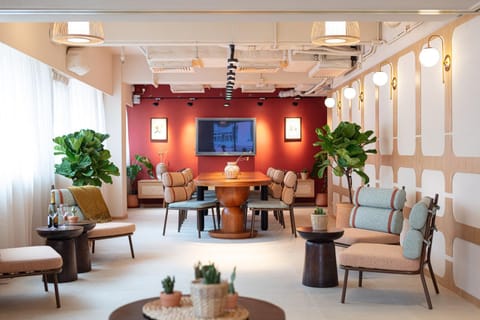 Communal lounge/ TV room, Lobby or reception, Other, Meeting/conference room, Area and facilities