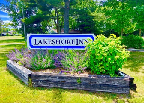 Natural landscape, Garden view, Street view, Location