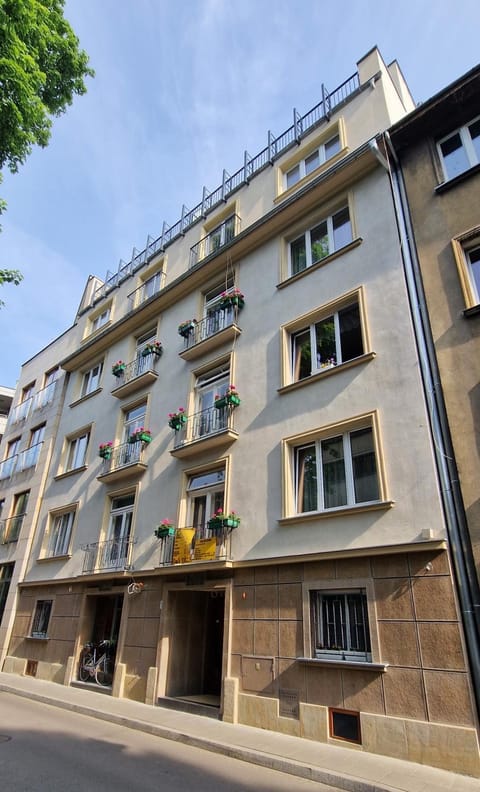 Property building, Day