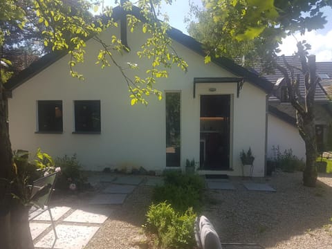 Facade/entrance, Spring, Day, Garden