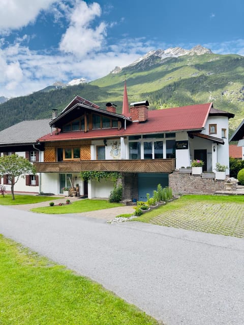 Property building, Day, Natural landscape, Mountain view