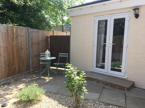 The Annexe at Asbit Lodge Bed and Breakfast in Mildenhall
