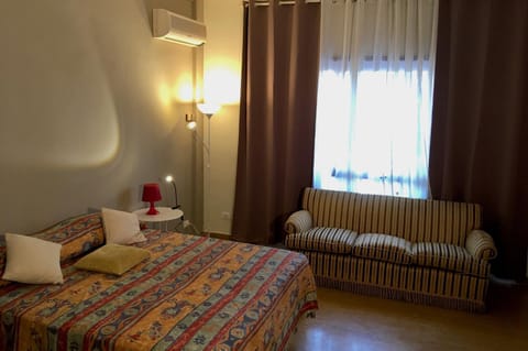 Seating area, Bedroom