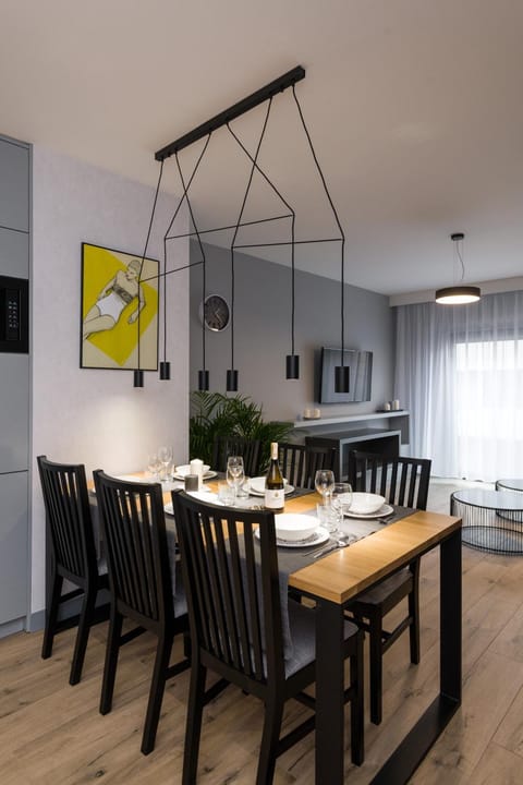 Coffee/tea facilities, Kitchen or kitchenette, Dining area