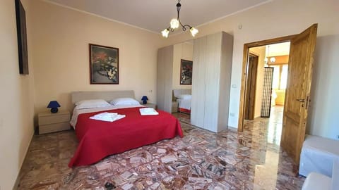 Bed, Photo of the whole room, Bedroom, towels, wardrobe