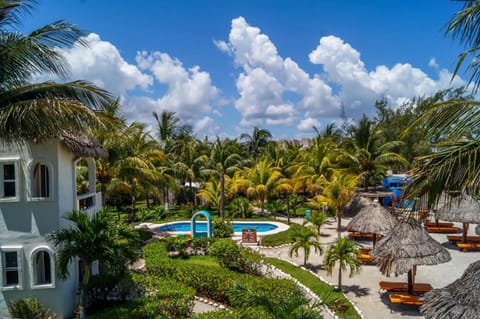 Property building, Day, Natural landscape, Garden, Garden view, Pool view, Swimming pool, sunbed