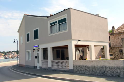 Property building, Facade/entrance