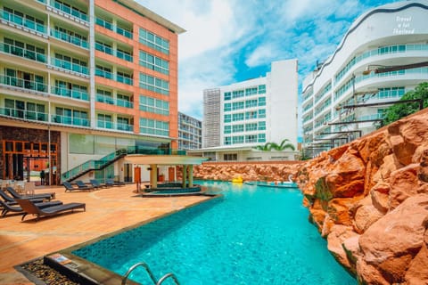Swimming pool, Swimming pool