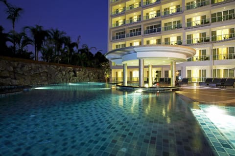 Swimming pool, Swimming pool