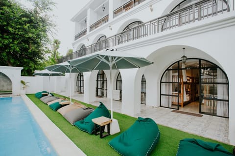 Property building, Swimming pool