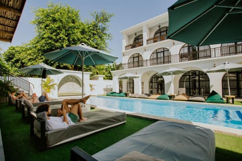 Property building, Swimming pool
