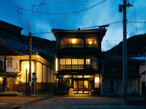 Facade/entrance, Neighbourhood, Sunset