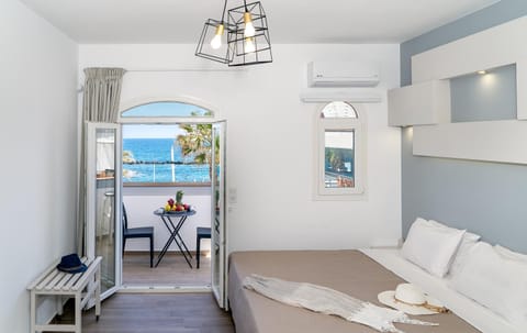 Bed, Natural landscape, Photo of the whole room, Bedroom, Sea view, air conditioner