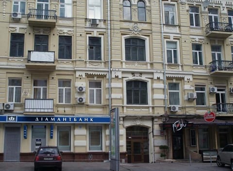 Property building, Day