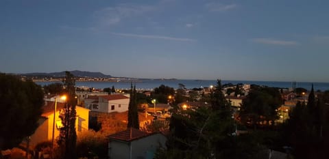 City view, Sea view